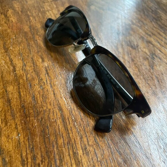 Rayban Clubmaster Sunglasses - Picture 1 of 5